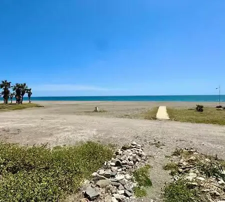Refugio Con Piscina Junto Al Mar En Benajarafe