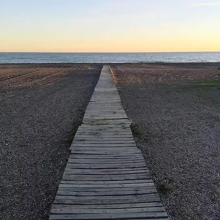 Refugio Con Piscina Junto Al Mar En Benajarafe